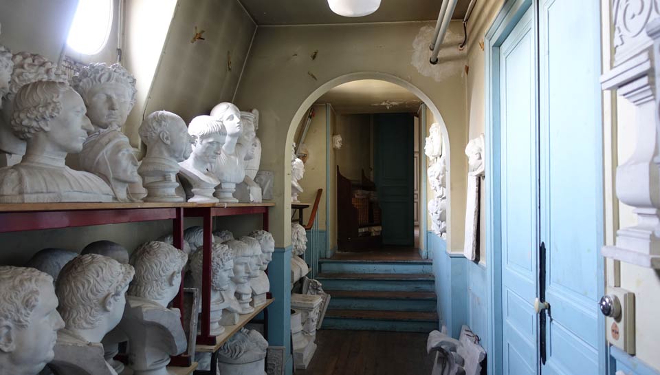 The house that served as a setting for both "Lupin" and "Irma Vep"